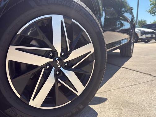 Ebony Black 2022 Kia Sorento S