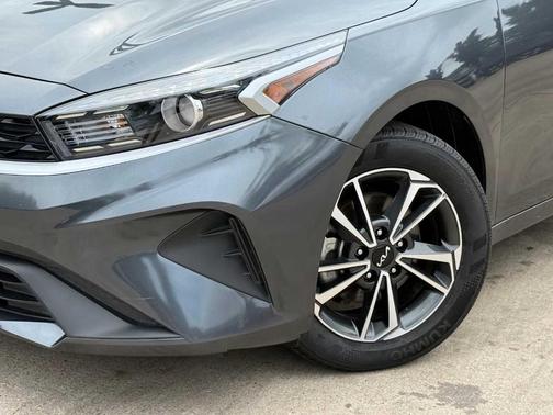 Gravity Gray 2024 Kia Forte LXS