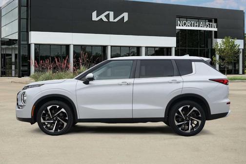White Diamond 2023 Mitsubishi Outlander SE
