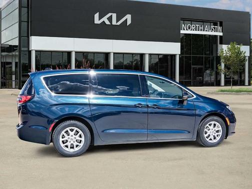 Fathom Blue Pearlcoat 2023 Chrysler Pacifica Touring-L