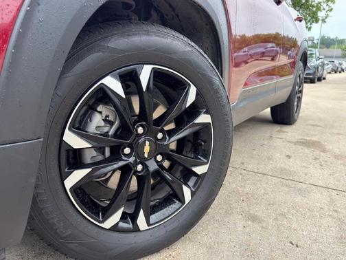 Crimson Metallic 2022 Chevrolet Trailblazer LT