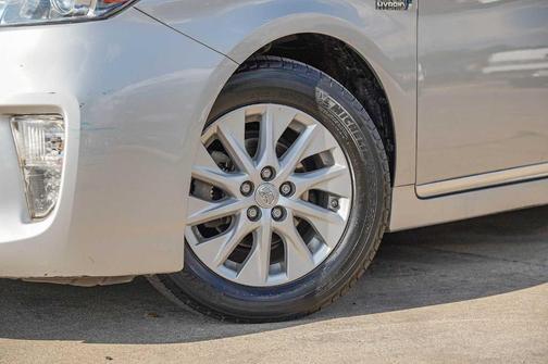 2014 Toyota Prius Plug-in 