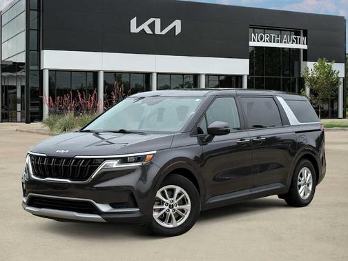 Metal 2023 Kia Carnival LX