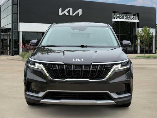 Metal 2023 Kia Carnival LX