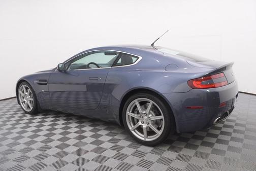 Photo 3 of 33 of 2007 Aston Martin V8 Vantage