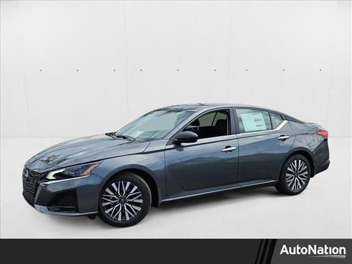 2025 Nissan Altima SV FWD