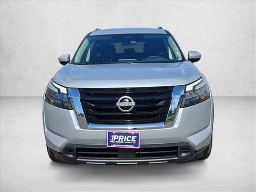 Brilliant Silver Metallic 2024 Nissan Pathfinder SV FWD