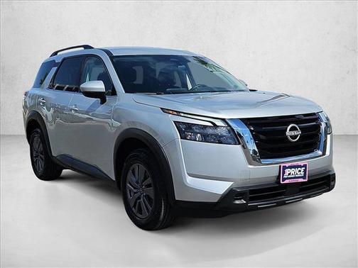 Brilliant Silver Metallic 2024 Nissan Pathfinder SV FWD