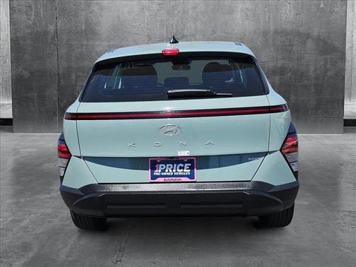 2024 Hyundai KONA SE