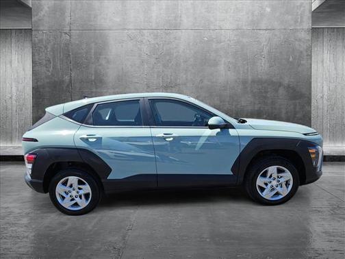 2024 Hyundai KONA SE