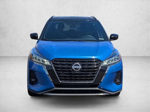 Electric Blue/Super Black 2022 Nissan Kicks SR