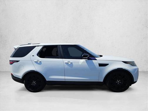 Fuji White 2017 Land Rover Discovery HSE