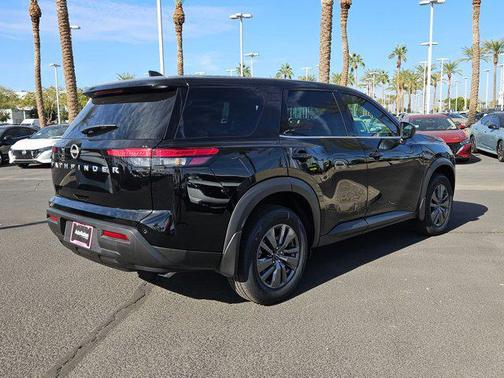 2025 Nissan Pathfinder S FWD