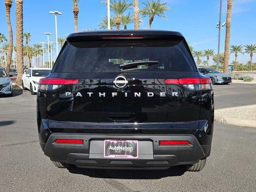 2025 Nissan Pathfinder S FWD