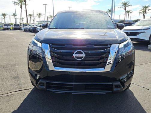 2025 Nissan Pathfinder S FWD