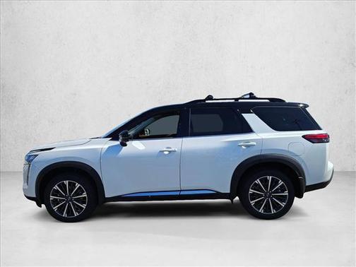 Everest White Pearl Tricoat/Super Black 2026 Nissan Pathfinder Platinum