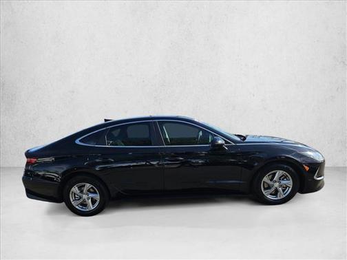 2022 Hyundai SONATA SE