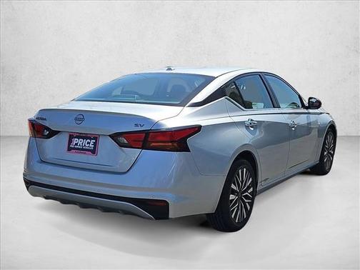 Brilliant Silver Metallic 2024 Nissan Altima 2.5 SV