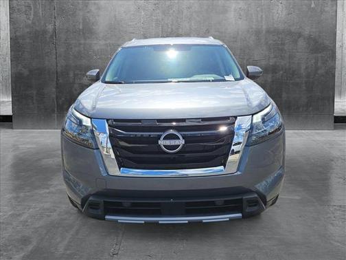 2025 Nissan Pathfinder SL FWD