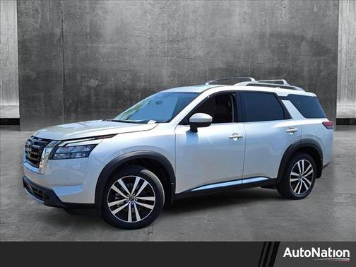 2025 Nissan Pathfinder Platinum 4WD