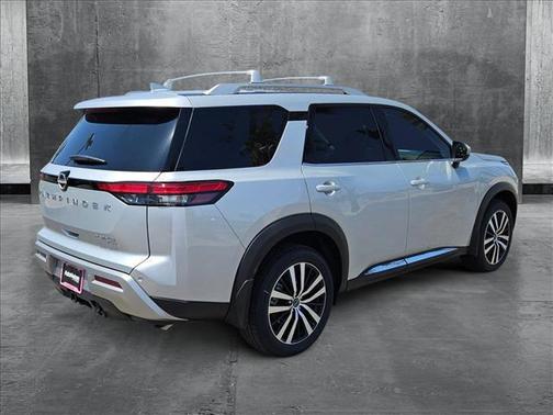 2025 Nissan Pathfinder Platinum 4WD