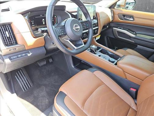 2025 Nissan Pathfinder Platinum 4WD