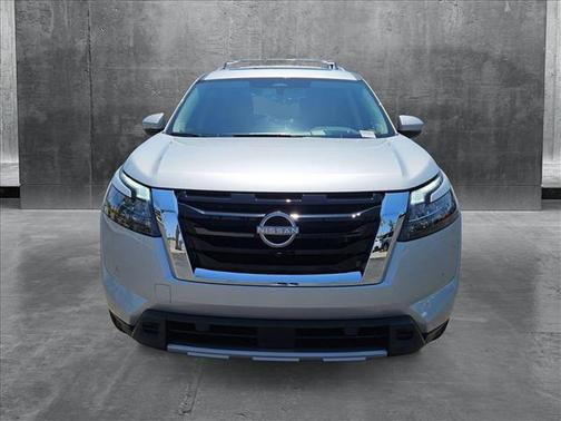 2025 Nissan Pathfinder Platinum 4WD