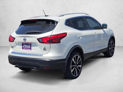 Pearl White 2017 Nissan Rogue Sport SL