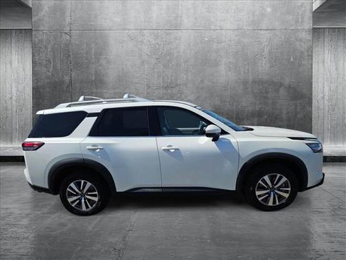 2023 Nissan Pathfinder SL FWD