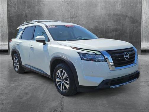2023 Nissan Pathfinder SL FWD