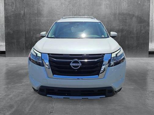 2023 Nissan Pathfinder SL FWD