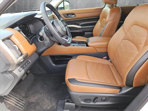 2025 Nissan Pathfinder Platinum FWD