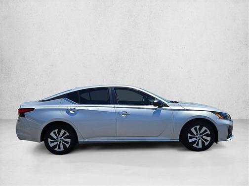 Brilliant Silver Metallic 2024 Nissan Altima S FWD