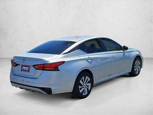 Brilliant Silver Metallic 2024 Nissan Altima S FWD