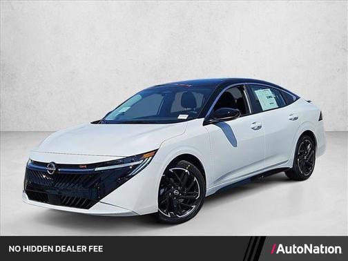 Aspen White Tricoat/Super Black 2026 Nissan Sentra SR
