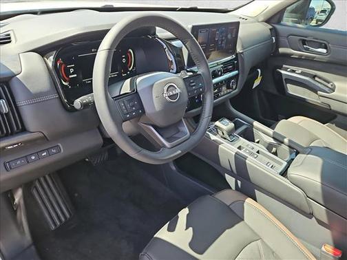 Everest White Pearl Tricoat 2026 Nissan Pathfinder Platinum