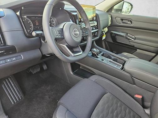 2025 Nissan Pathfinder SV FWD