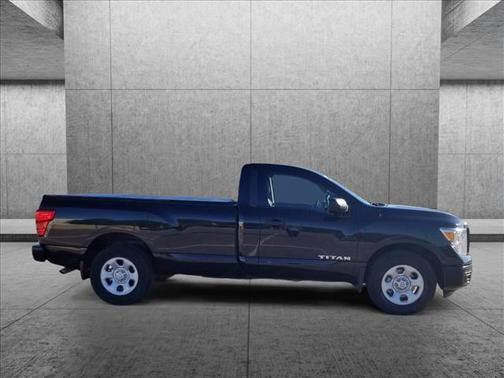 Photo 5 of 20 of 2017 Nissan Titan S
