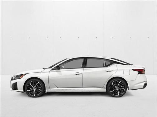 2025 Nissan Altima SR FWD