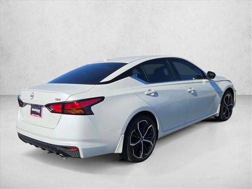 2025 Nissan Altima SR FWD