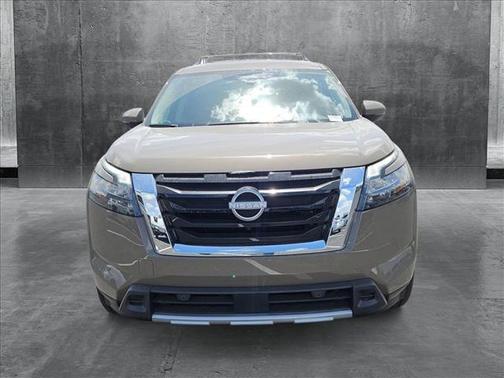 2025 Nissan Pathfinder Platinum FWD