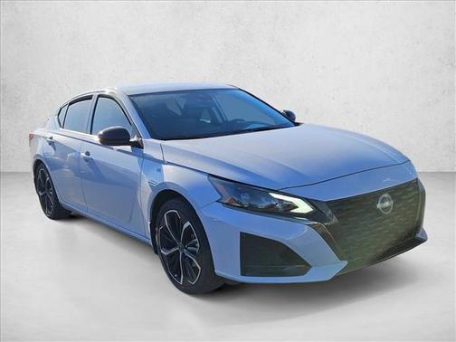 2024 Nissan Altima SR FWD