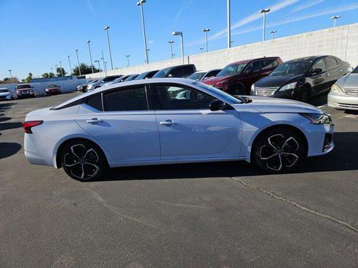 2024 Nissan Altima SR FWD