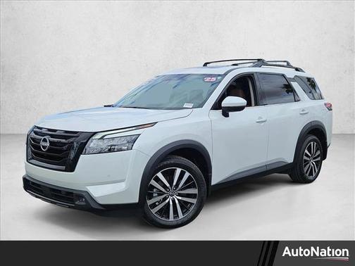 Everest White Pearl Tricoat 2025 Nissan Pathfinder Platinum 4WD