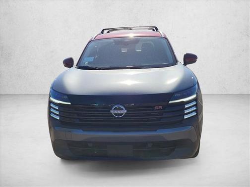 Gun Metallic/Scarlet Ember Tintcoat 2026 Nissan Kicks SR