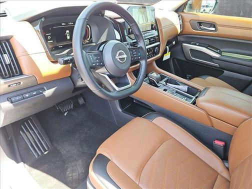 2025 Nissan Pathfinder Platinum FWD
