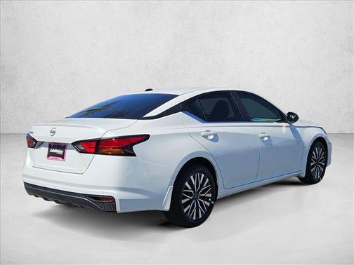 Pearl White Tricoat 2026 Nissan Altima SV FWD