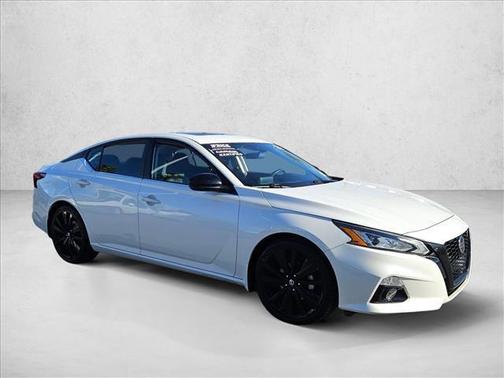 2022 Nissan Altima SR FWD