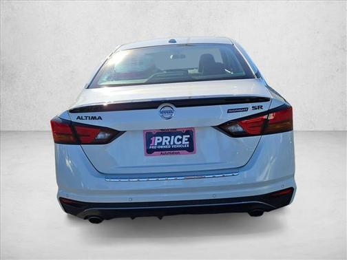 2022 Nissan Altima SR FWD