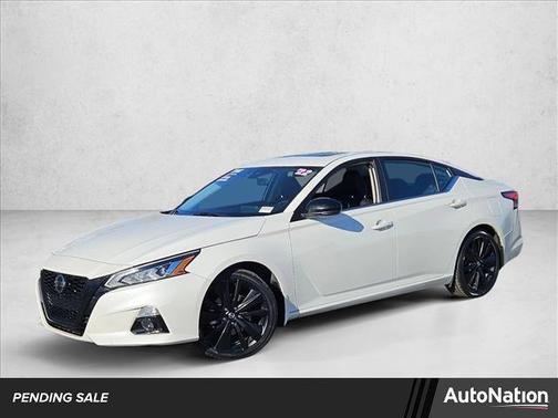 2022 Nissan Altima SR FWD
